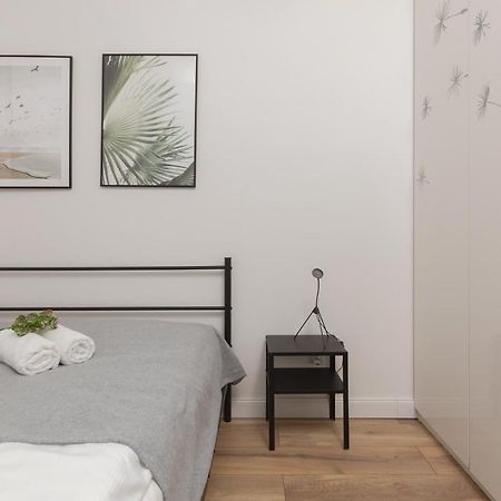 Forum Wola Jana Kazimierza Apartment By Noclegi Renters وارسو المظهر الخارجي الصورة