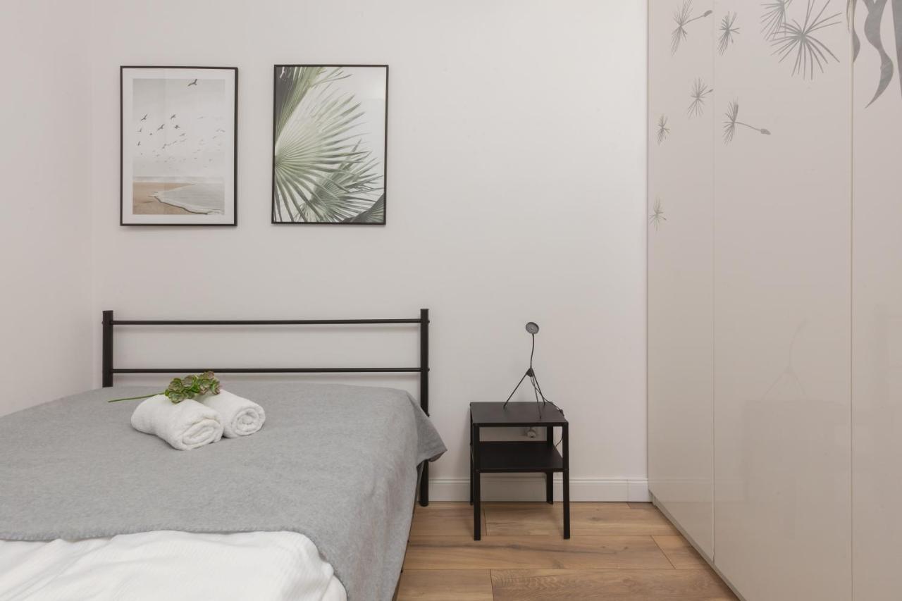 Forum Wola Jana Kazimierza Apartment By Noclegi Renters وارسو المظهر الخارجي الصورة